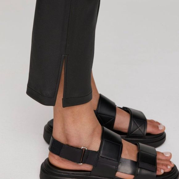 JARDIN - Leather stretch trousers - Picture 4 of 11